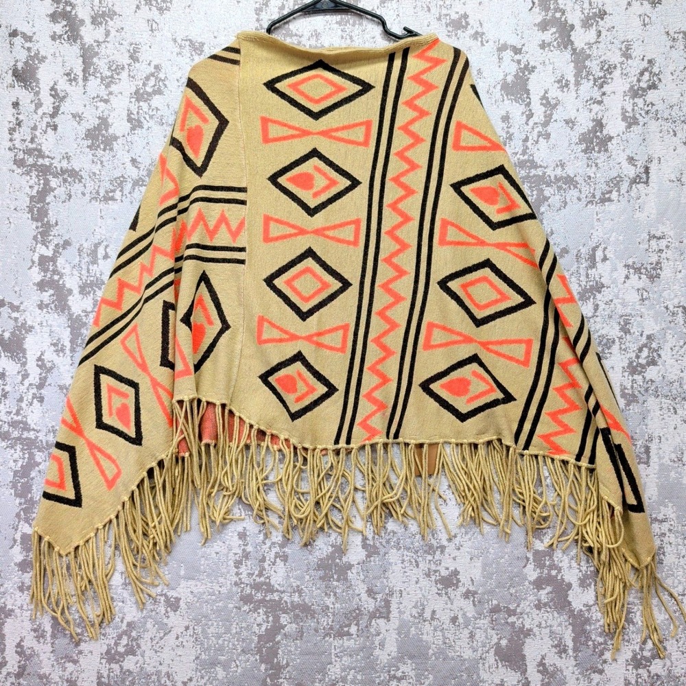 Francescas Diamond Tribal Poncho Tan Coral Black Fringe Knit Wrap CMF-8000 NEW
